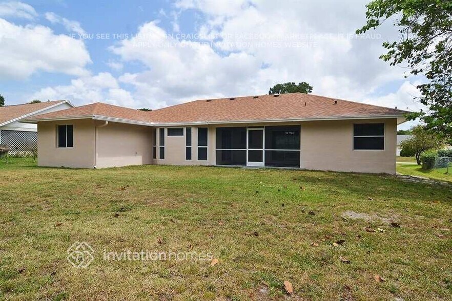 Building Photo - 1070 SW Aurelia Ave