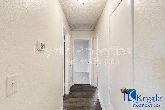 Building Photo - 1366 Matthew Dr