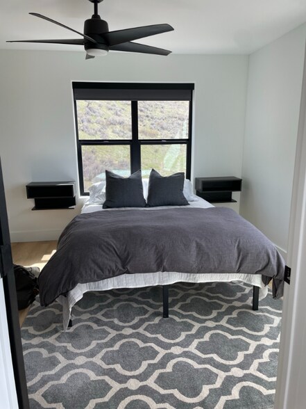 Building Photo - 40740 Clearview Dr N