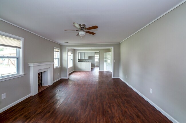 Building Photo - 1733 E Marshall St