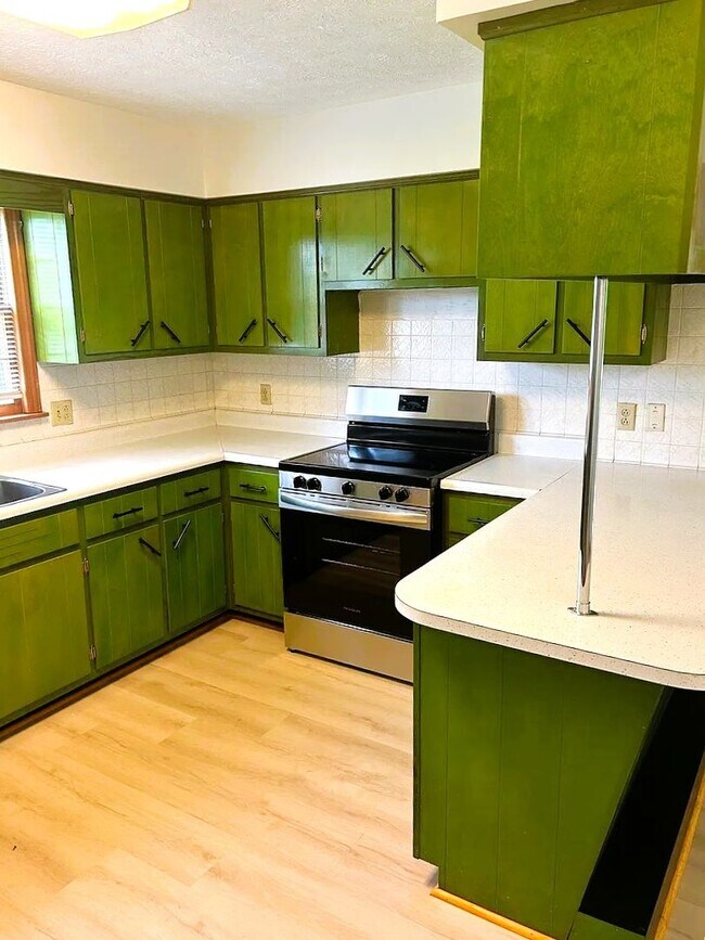 Building Photo - Corydon Rental | 3 Bedroom, 2 Bath Home on Nearly 2 Acres