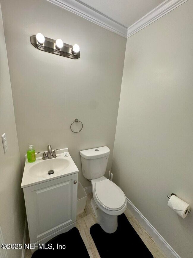 Building Photo - 1631 Thacker Ave