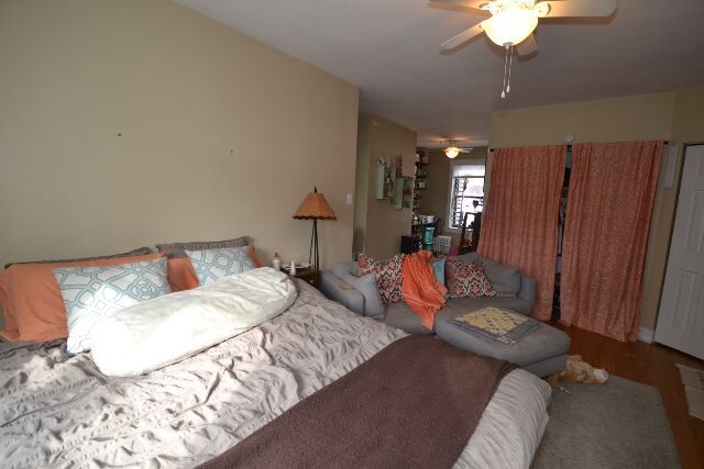 Building Photo - 3843 N Greenview Ave