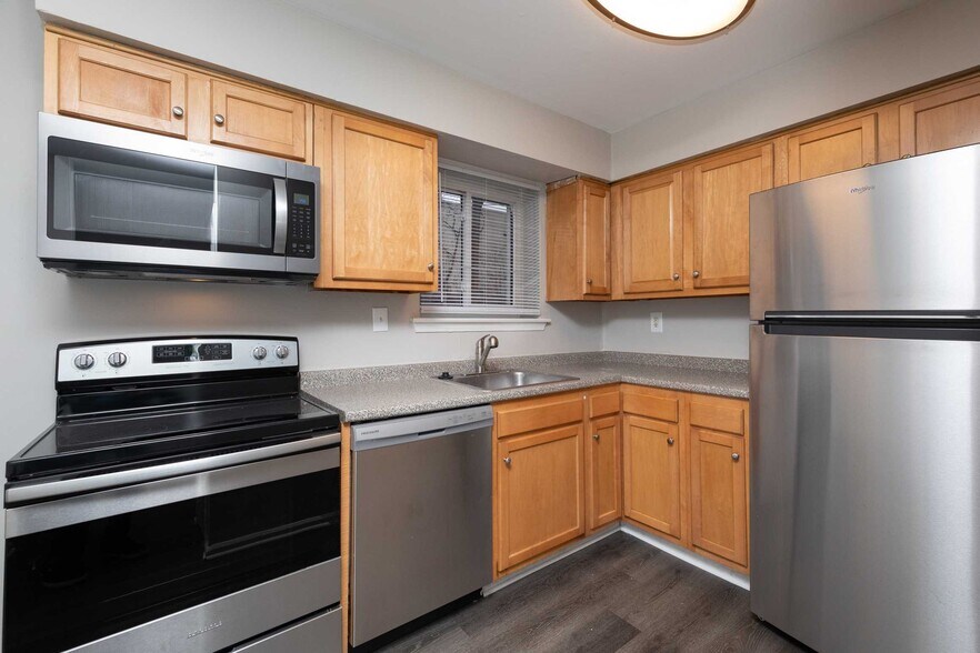 Livingstone Apartments 240 E County Line Rd Hatboro PA 19040