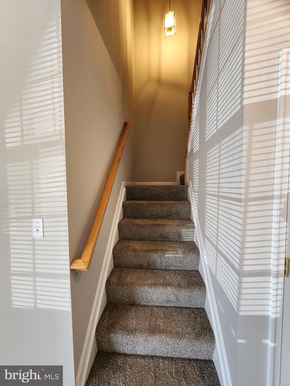 Building Photo - 318 Hanna Ct