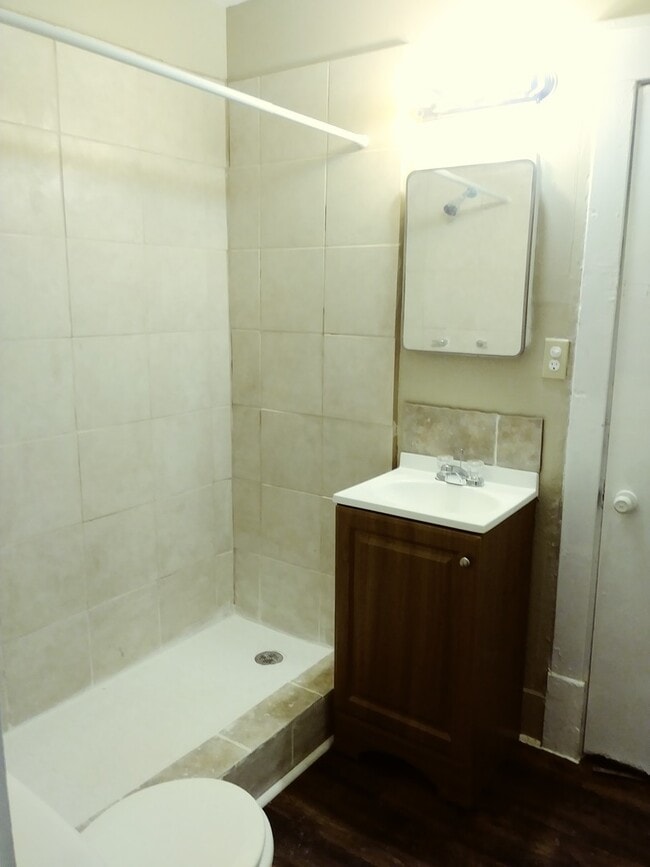 Building Photo - Cozy 2 bed 1 bath house $995 Sec 8 OK