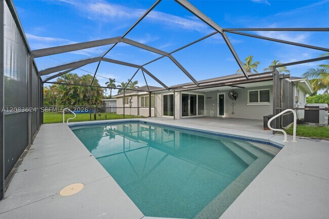 Building Photo - 5212 Santa Rosa Ct