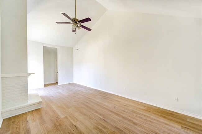 Building Photo - 6401 Deihl Rd