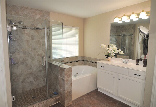 Building Photo - 415 Sterling Heights Ln