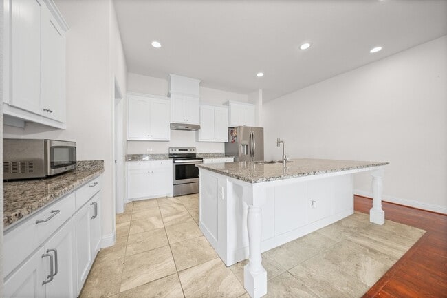 Building Photo - 422 Stoneridge Dr