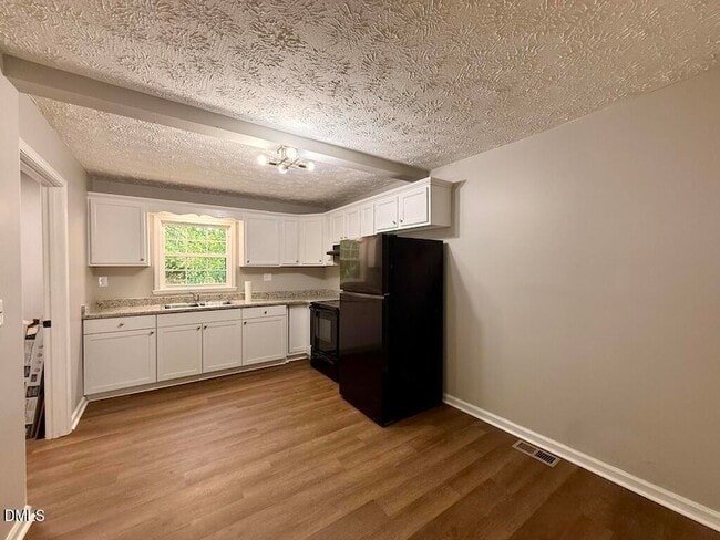 Building Photo - 1002 E Harnett St