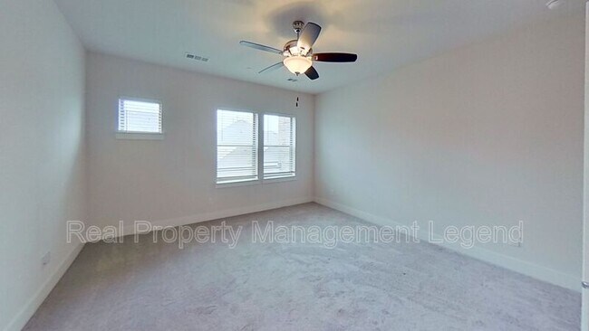 Building Photo - 1056 Maverick Dr