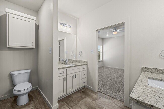 Building Photo - **MOVE IN SPECIAL** Stunning Townhomes in Frenship ISD!