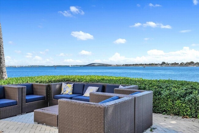 Building Photo - 2451 Brickell Ave