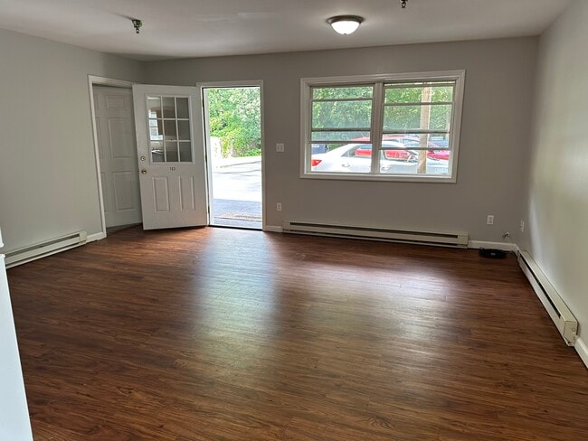 Building Photo - 15 LLC-80 Sailly Avenue