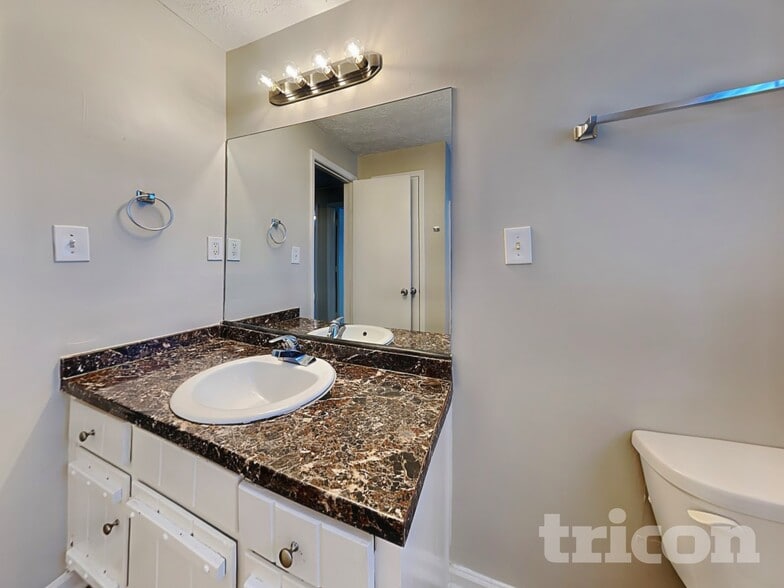 Building Photo - 5577 Mountain Park Way