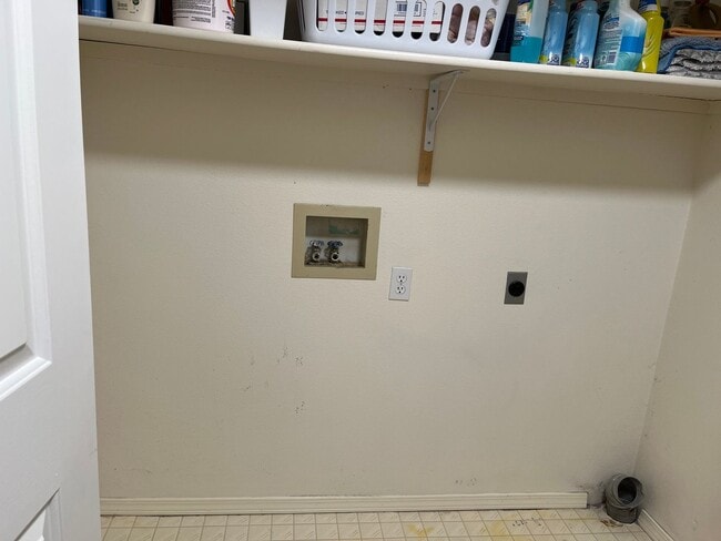Building Photo - Room to Roam! Updated 3-Bedroom Home with Huge Yard