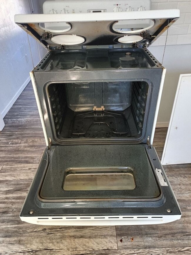 Building Photo - 1606 SE 61st St