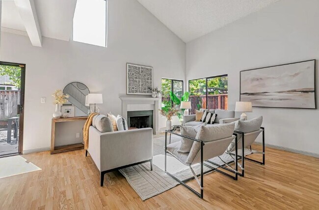 Building Photo - Newly Renovated 3 Bed / 3 Bath Home in Ardenwood – Top-Rated Schools!