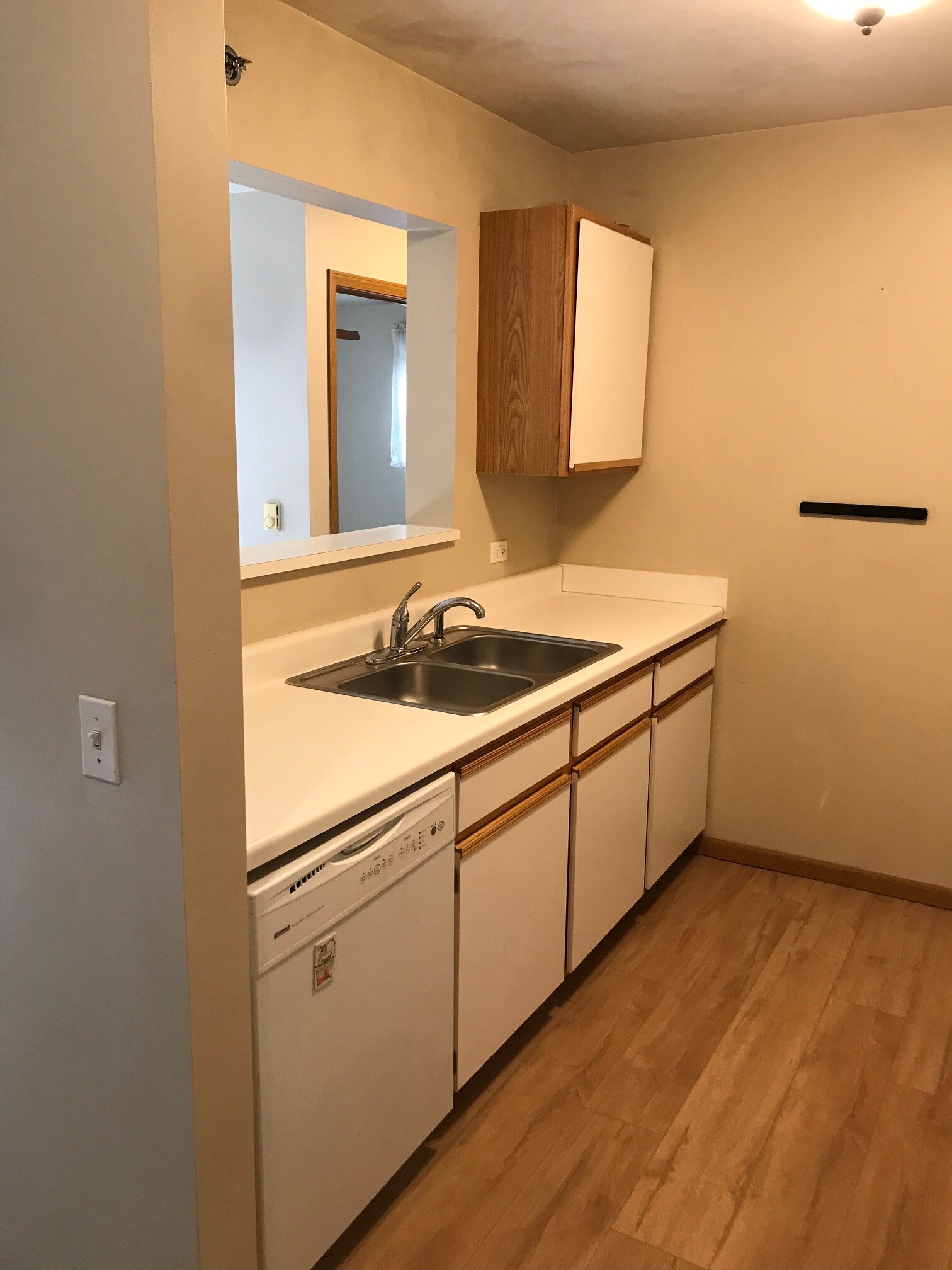 Building Photo - 310 Cunat Blvd