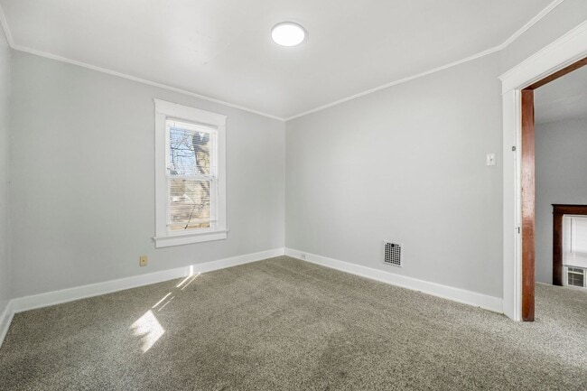 Building Photo - MOVE-IN SPECIAL - NEW LISTING! 4 BEDROOM HOME