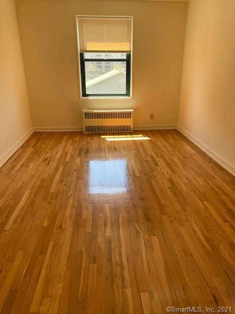 Building Photo - 112 Hoyt St