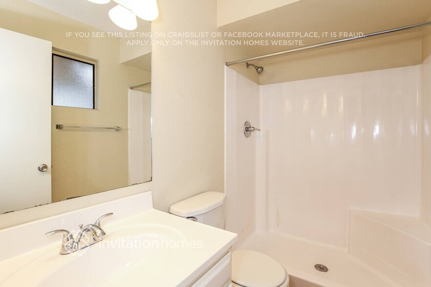 Building Photo - 3538 E Anderson Dr