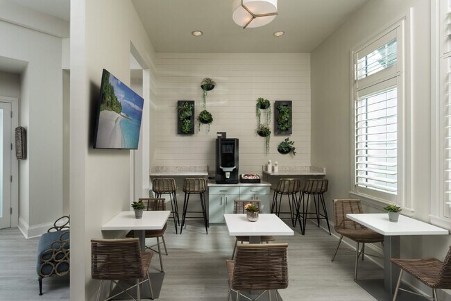 Building Photo - Annual Three Bedroom, Two Bath Villa, with...