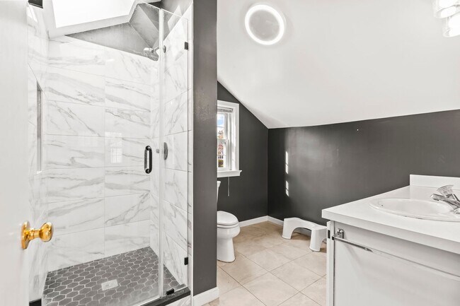 Building Photo - Charming 4-Bedroom Home in Silver Spring