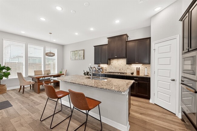 Building Photo - 6638 Albany Forest Ct