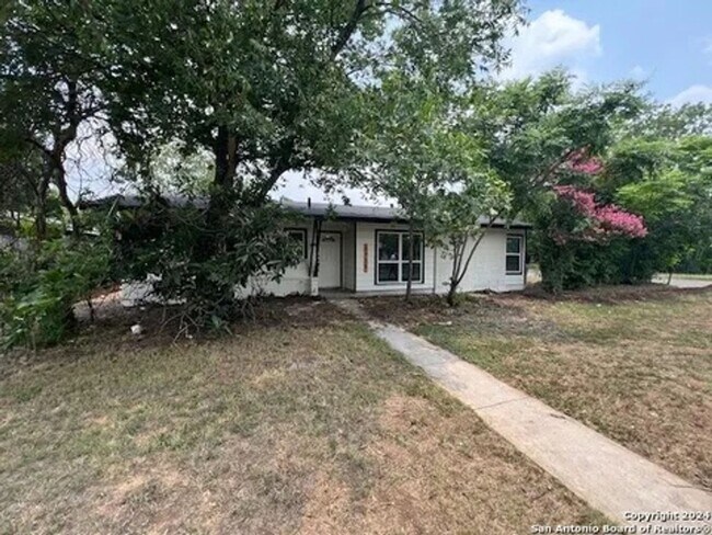 Building Photo - Charming 3-Bedroom Home in Wilshire Neighb...