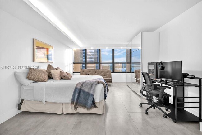 Building Photo - 780 NE 69th St