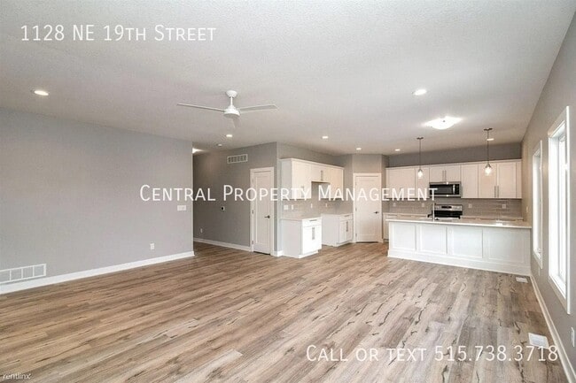 Building Photo - 1128 NE 19th St