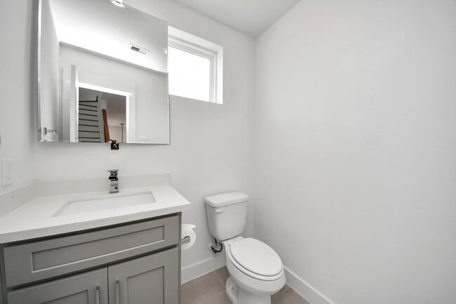 Building Photo - 4623 Cochran St