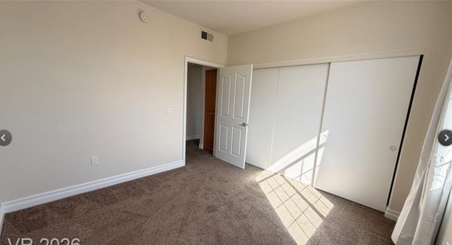 Building Photo - 75 N Valle Verde Dr