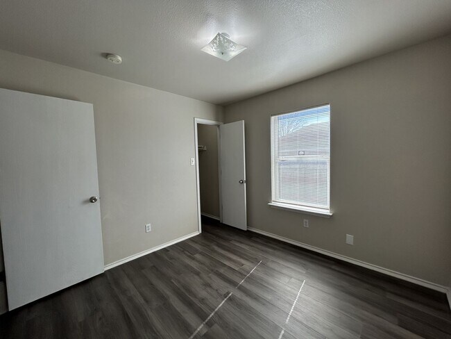 Building Photo - 8846 Old Sky Harbor Dr