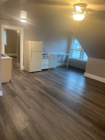 living room & kitchen - 6740 Montgomery Rd