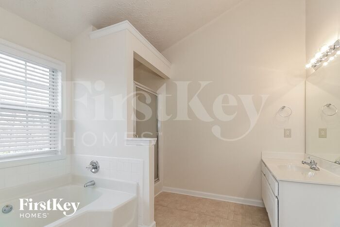 Building Photo - 4965 Markim Forest Ln