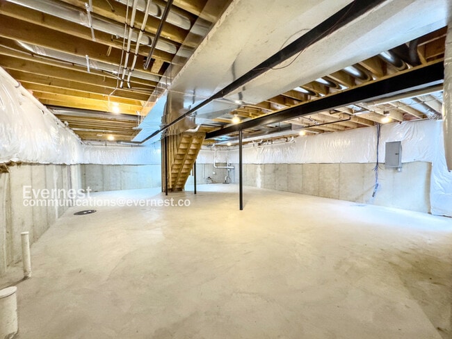 Building Photo - 3712 Elmhurst Ave