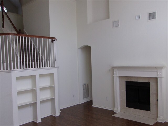 Building Photo - 2112 Lake Fork Ln