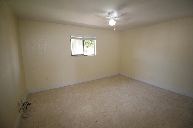 Building Photo - 12419 Westhampton Cir