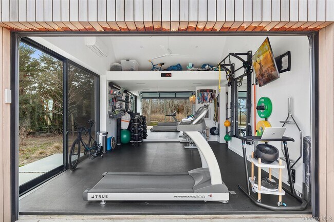 Building Photo - 1080 Springs Fireplace Rd