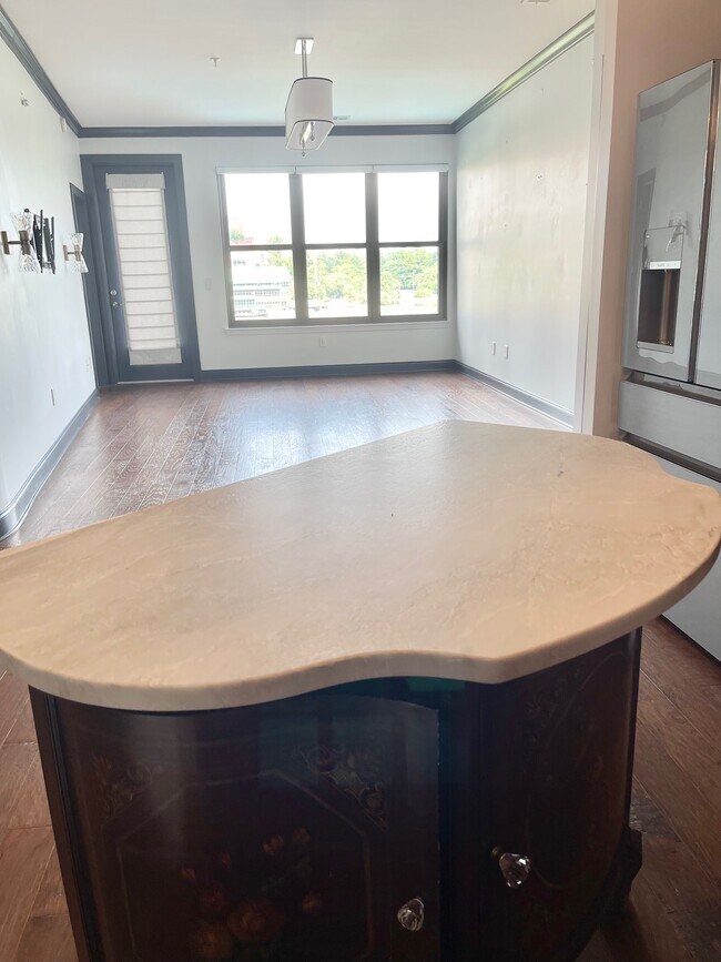 Building Photo - 445 W Blount Ave