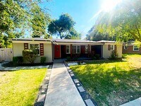 Building Photo - 5701 Carb Dr