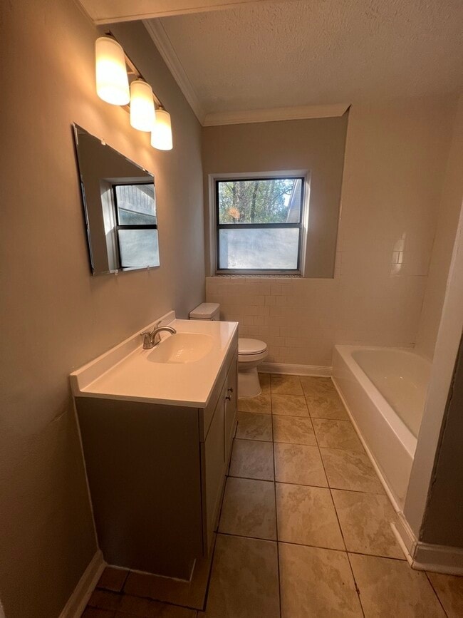Building Photo - 3407 Rockwood Dr