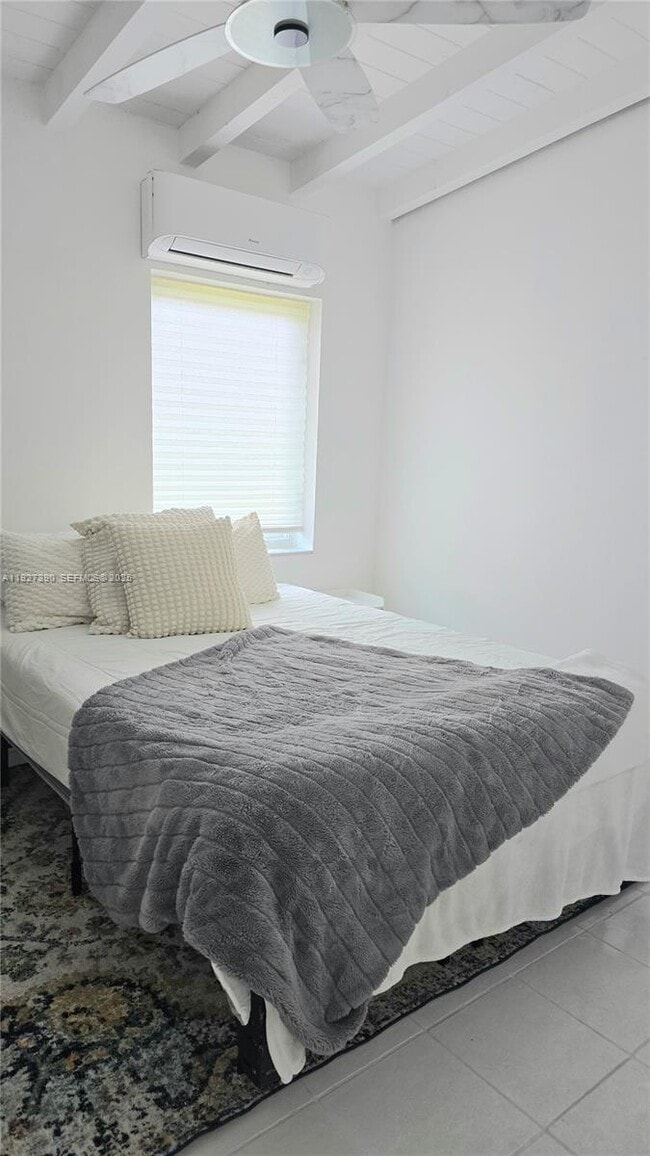 Building Photo - 6550 SW 26th St