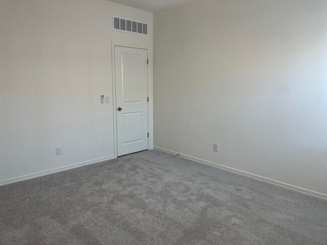Building Photo - 4466 N 100th Dr