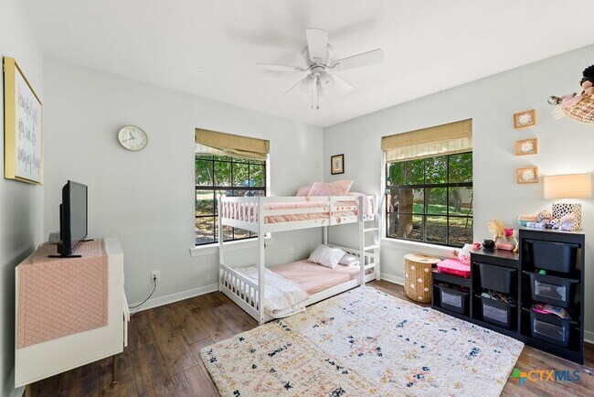 Building Photo - 202 Leveritts Loop