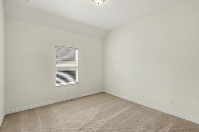 Building Photo - 10467 Lake Palmetto Dr