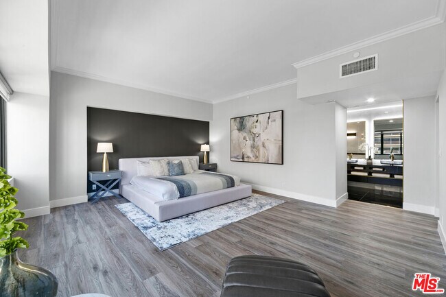 Building Photo - 10445 Wilshire Blvd